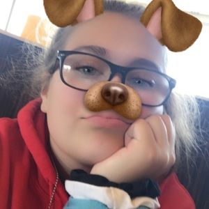 Meet your Posher, Chloe